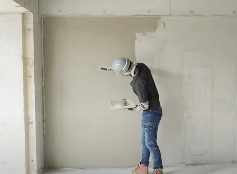 左官の仕事 塗る