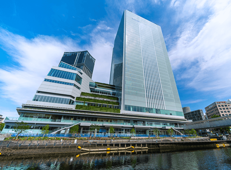 横浜市庁舎の外観